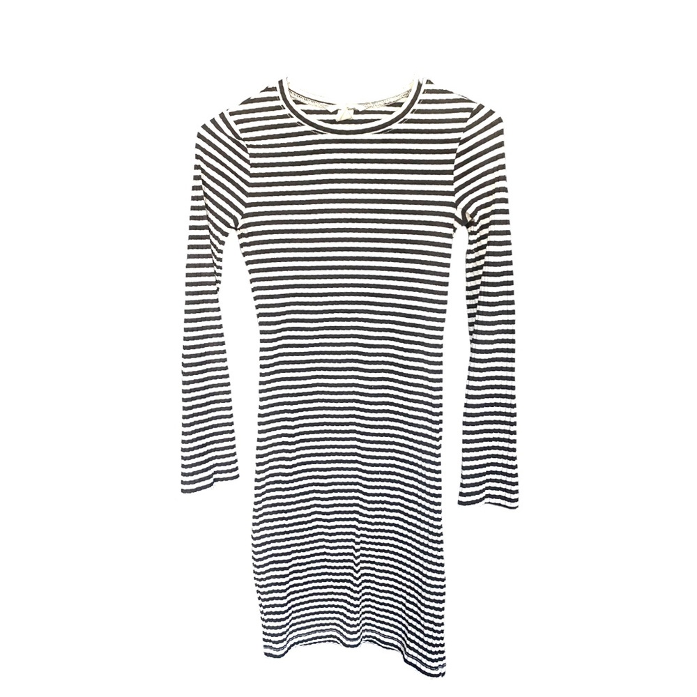 H&M - Crew neck bodycon dress in black and white stripes